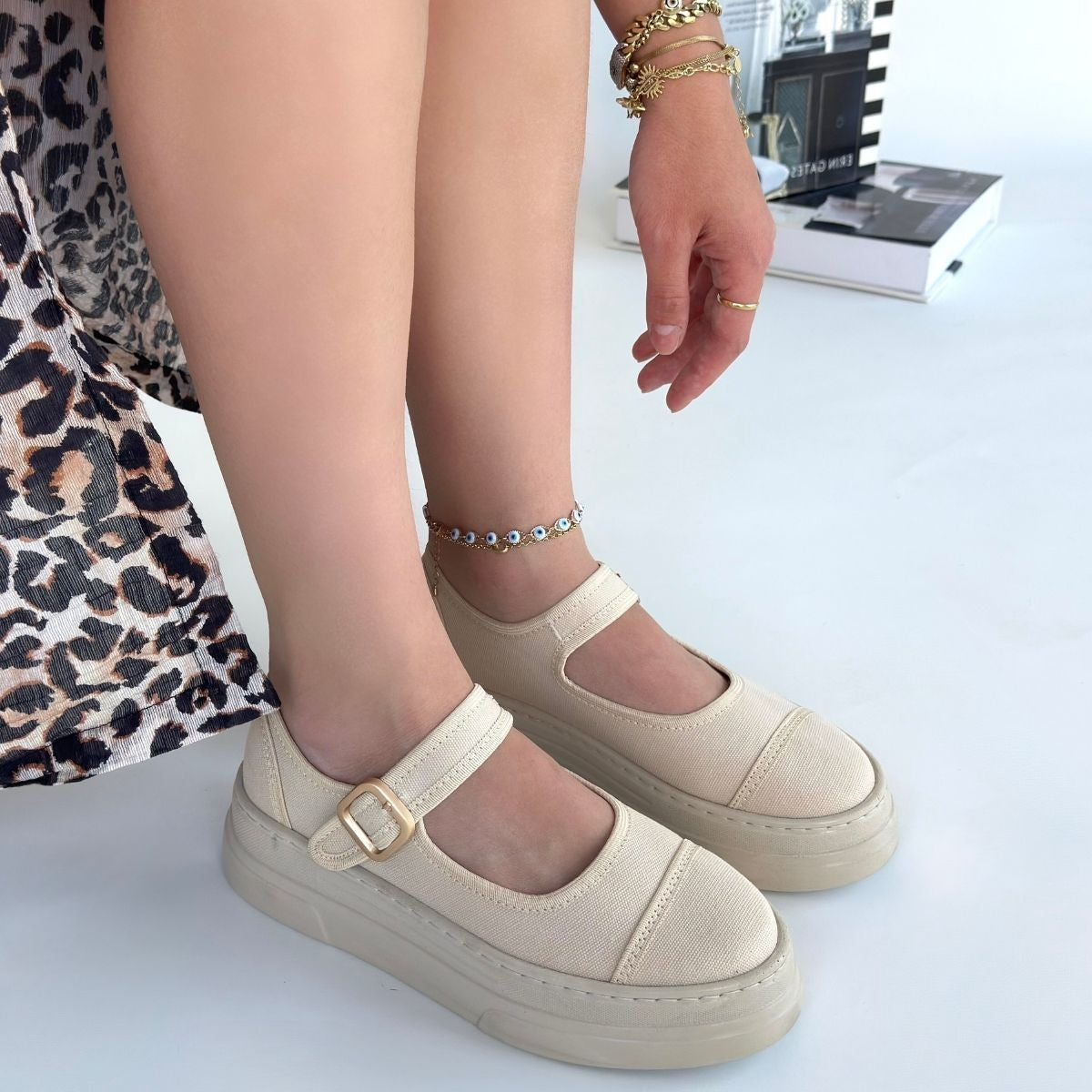 Lunni Bej Keten Spor Ayakkabı — Bej [stokoz:huriSRjdnXK68WLOOq4v%3ABej%3A3%3A1gq4giy]