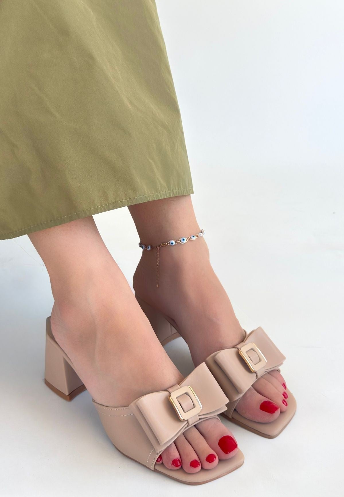 Veor Nude Cilt Topuklu Terlik — Nude [stokoz:pqpkhLY3sqDM45ZEymJB%3ANude%3A1%3Ameo3uv]