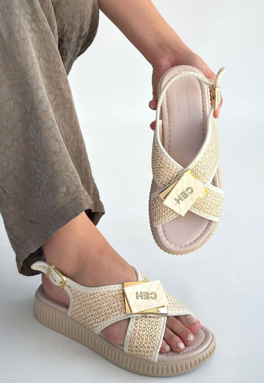 Cate Bej Hasır Cilt Sandalet — Bej [stokoz:Nmwyy3gOMGVdwbLFVf1e%3ABej%3A2%3A1ymqyf5]